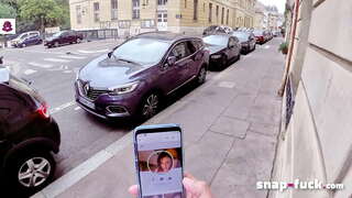 Flora Milano: Söt student med glasögon älskar att suga &amp;amp; rida kuk! Snap-fuck.com