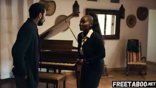 ���័យខ្លា Busty ចលនទ្រព្យភ្នាក់ងា Fucks ម៉ាស៊ីនភ្ញៀវដីមួយឡូ