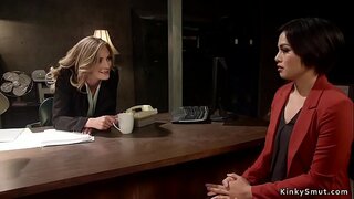 ���ੋਰੀ ਚੂਤ ਗਦਾ fucks ਕਾਲੇ ਬਾਲਾਂ ਵਾਲੀ ਗੋਰੀ ਡਿਪਟੀ ਅਧਿਕਾਰੀ ਨਾਲ ਪੱਤਾ ਪਾਈ ਲੂੰਡ