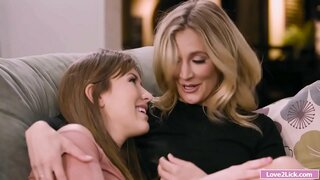 Anal, ħmar tagħha qodma u tixtieq żagħżugħa