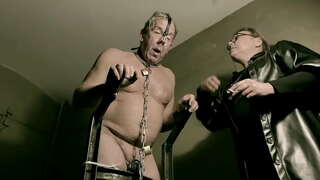 Эйприл Госпожа, - Ш кычылтмы латексный комбинезонан рабыня ылмым